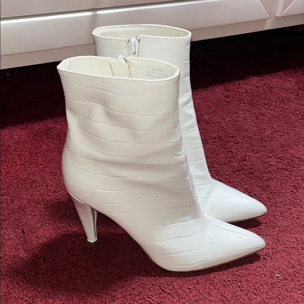 Elegant White Ankle Boots